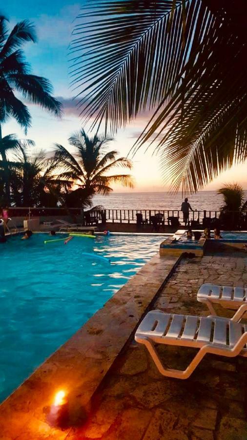 Ventana Al Atlantico At Arecibo 681 Ocean Drive Leilighet Islote Eksteriør bilde