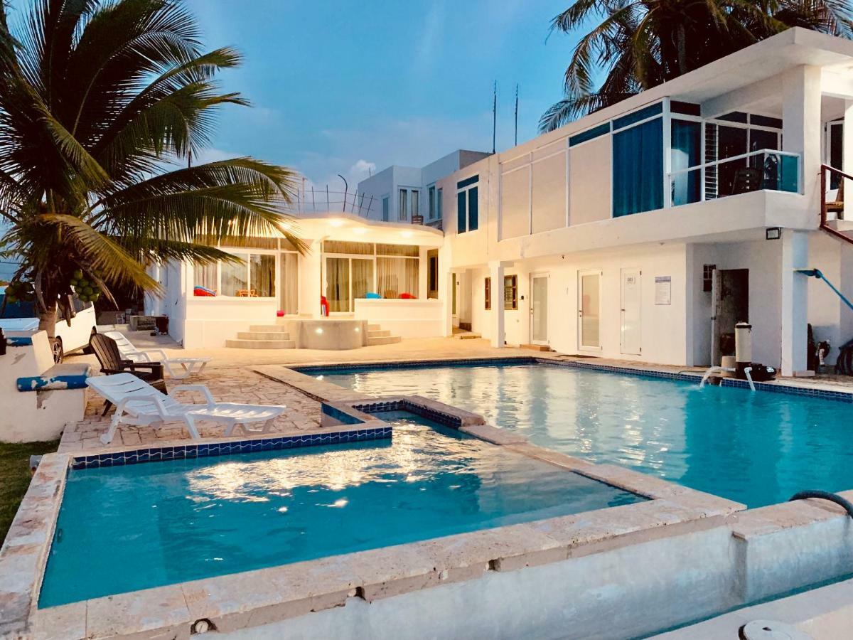 Ventana Al Atlantico At Arecibo 681 Ocean Drive Leilighet Islote Eksteriør bilde